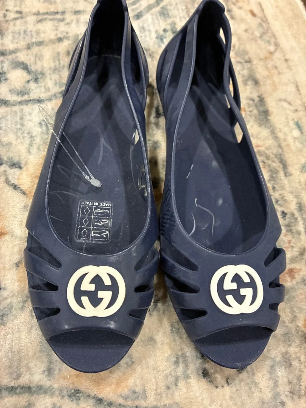 Gucci Navy Blue Jelly Peep-Toe Flats – girls